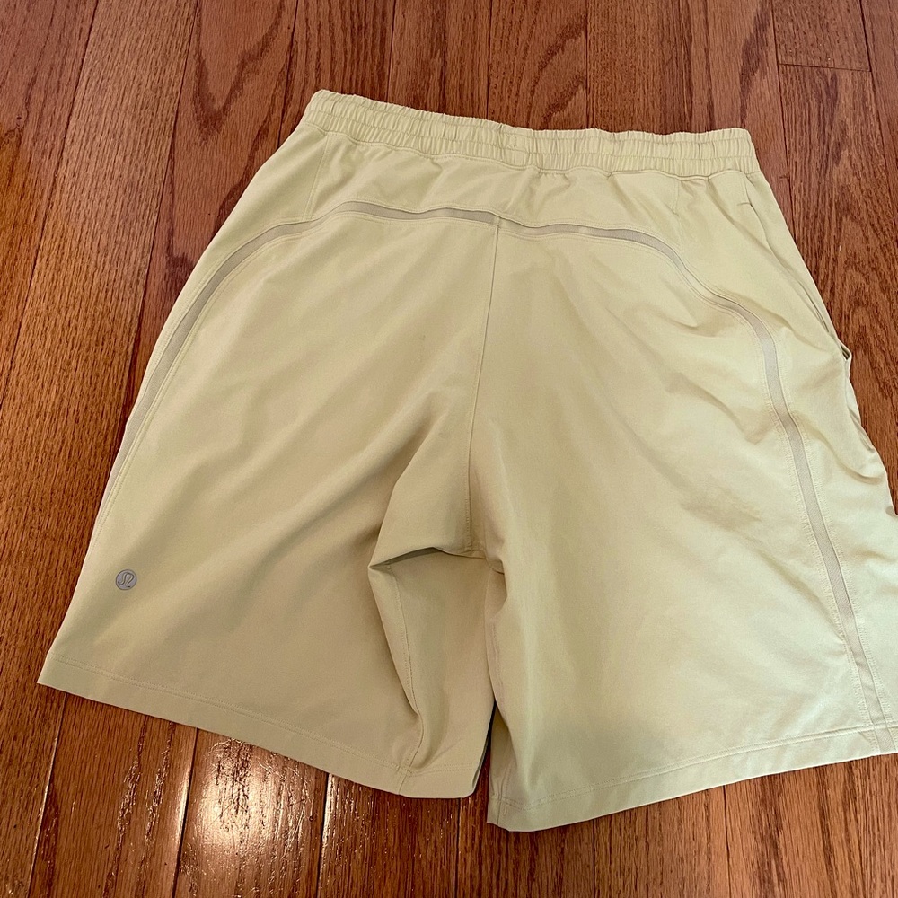 Lululemon Pace Breaker Medium 9”